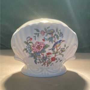 Pembroke Gold Trim Shell Vase by John Aynsley & Sons.